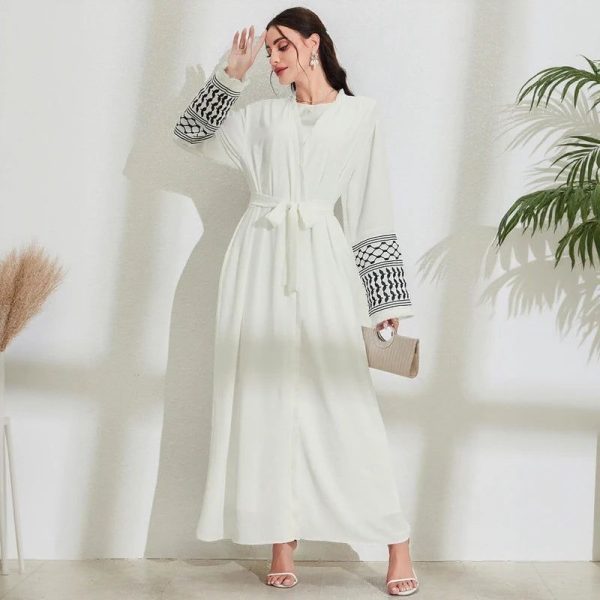 abaya kimono blanche à motifs graphiques